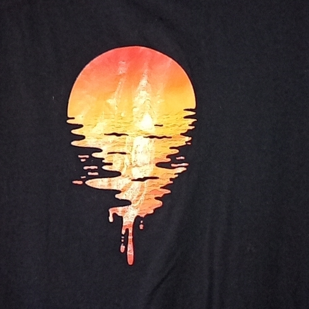 Shein black moon drip cropped tee shirt - Picture 2 of 5